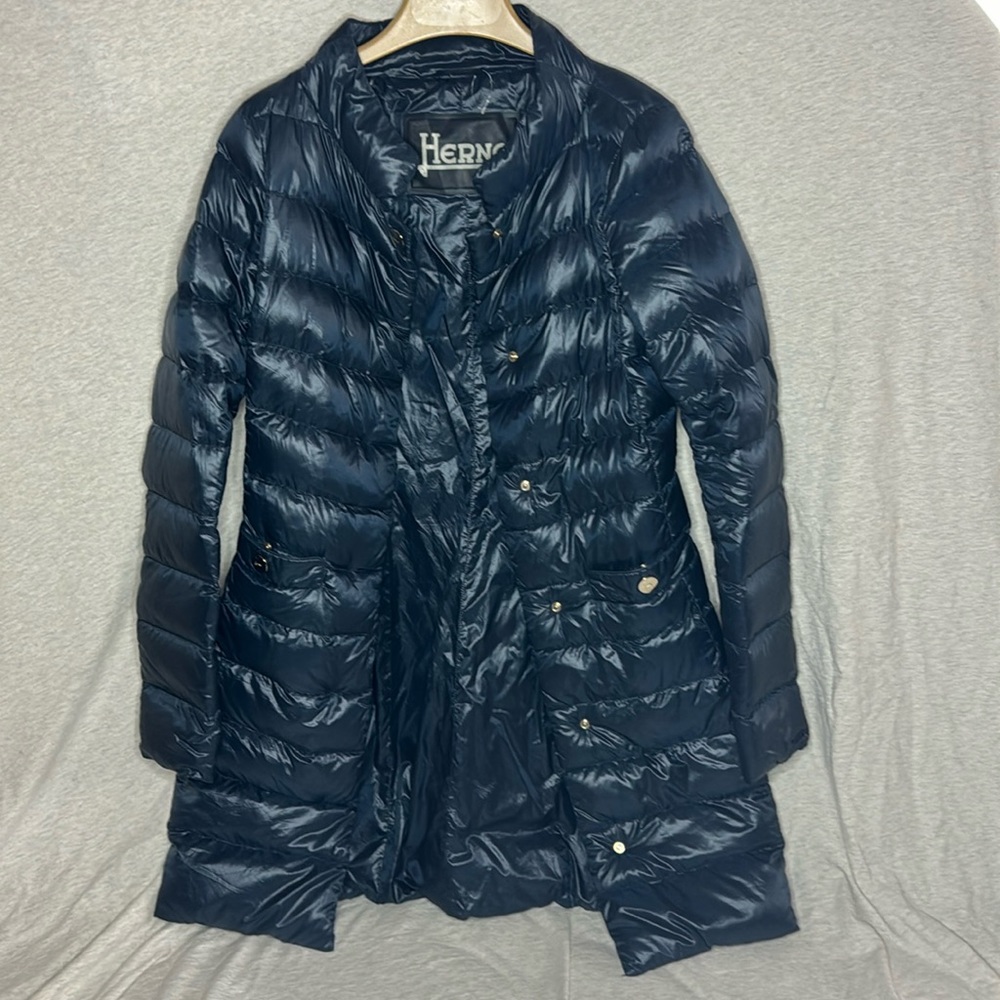 Herno Ribbed High Low Down Puffer Jacket NAVY sz 38 EU. Medium insulation. NWOT